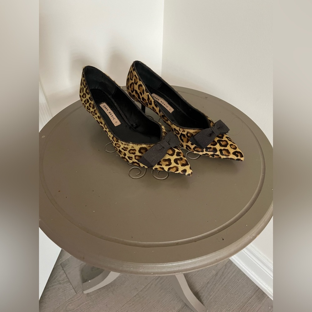 NWOT- Zara Animal print kitten heel pumps! Size 37. Leather - Picture 3 of 5